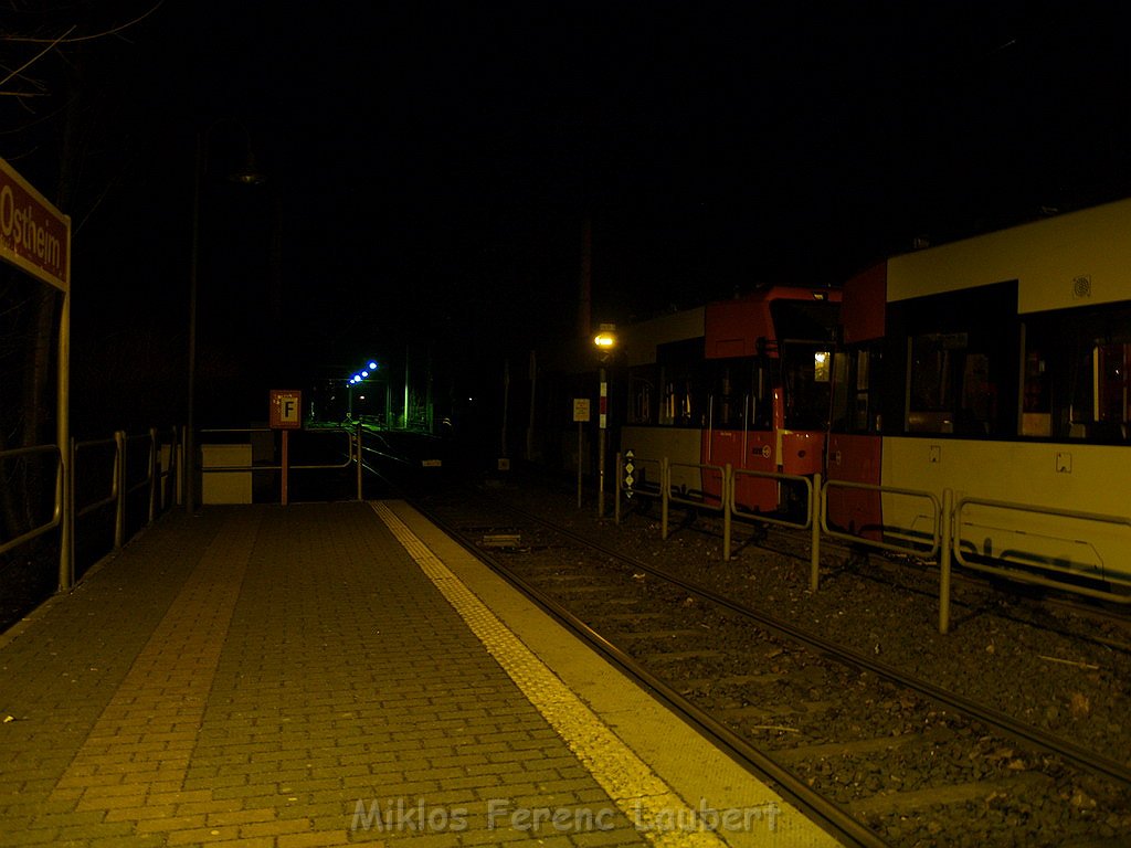 KVB Bahn Koeln Ostheim Busbahnhof Franfurterstr entgleist  P04.JPG